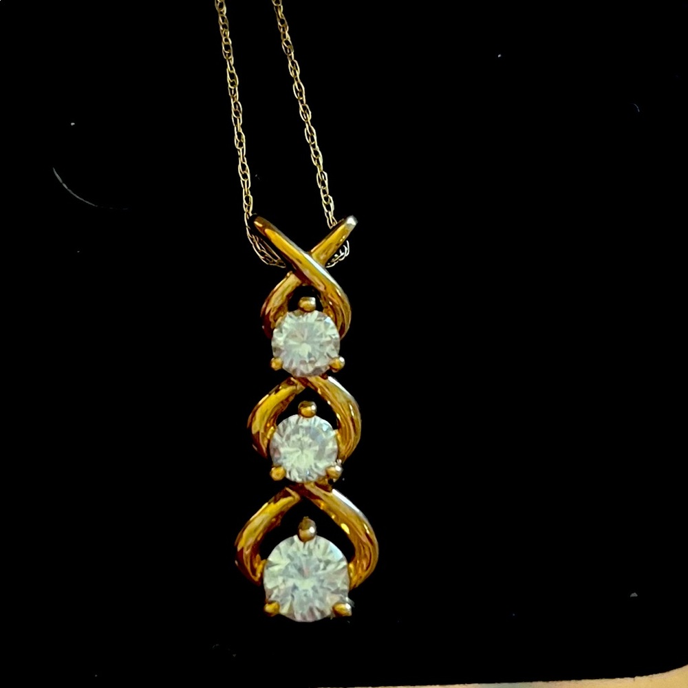 10kt gold CZ necklace
